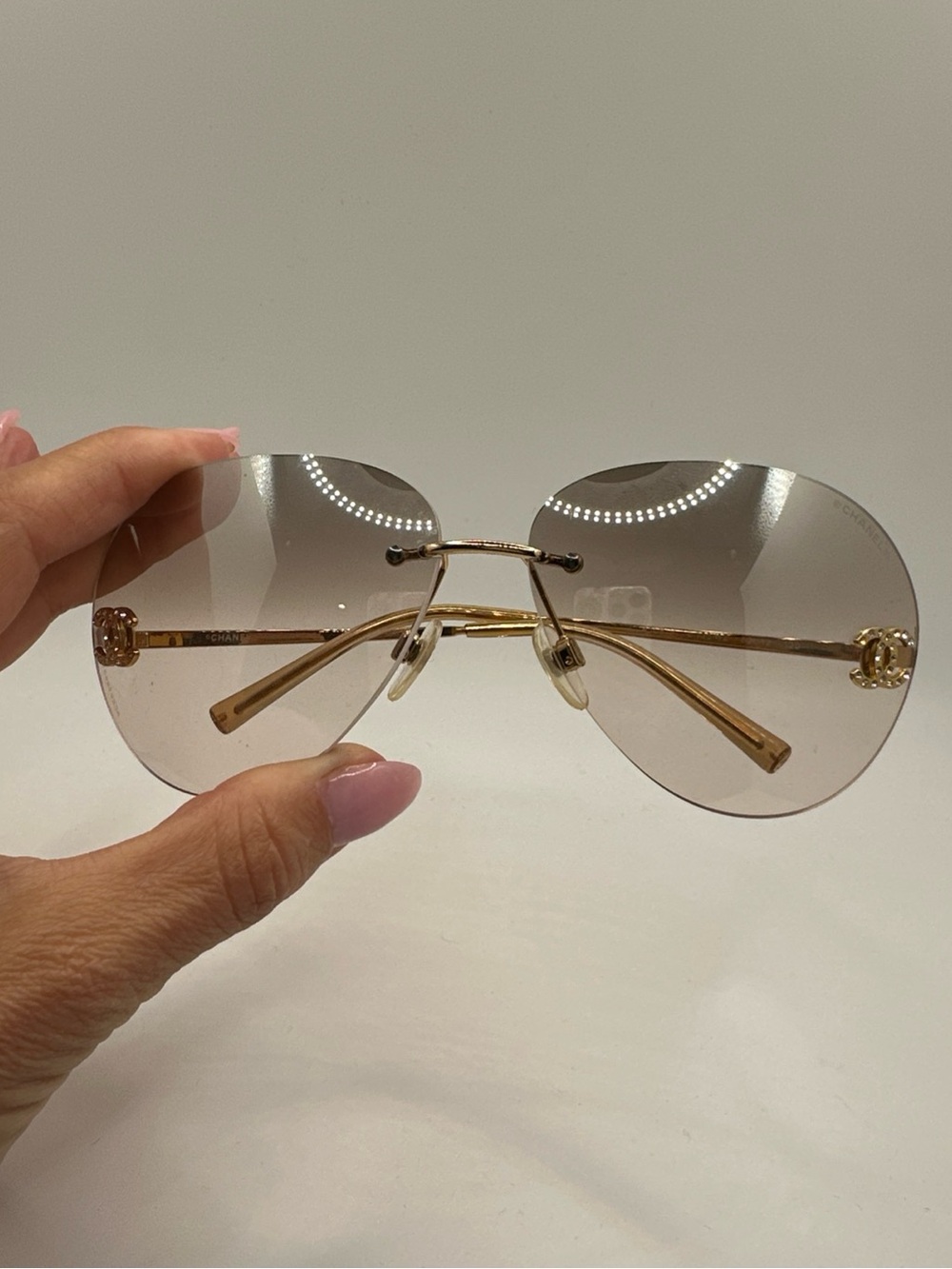 CHANEL Gold CC Logo Gradient Sunglasses - Picture 11 of 13
